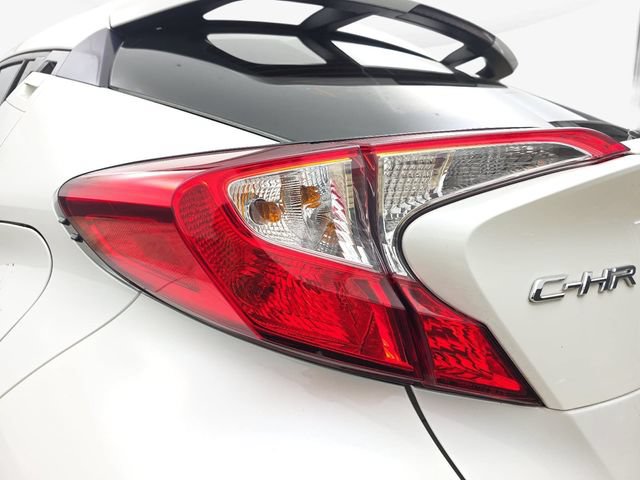 Used 2021 Toyota C-HR XLE FWD image 32