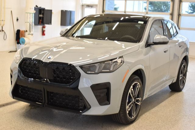 New 2026 BMW X2 xDrive28i w/ M Sport Package AWD/4WD image 9