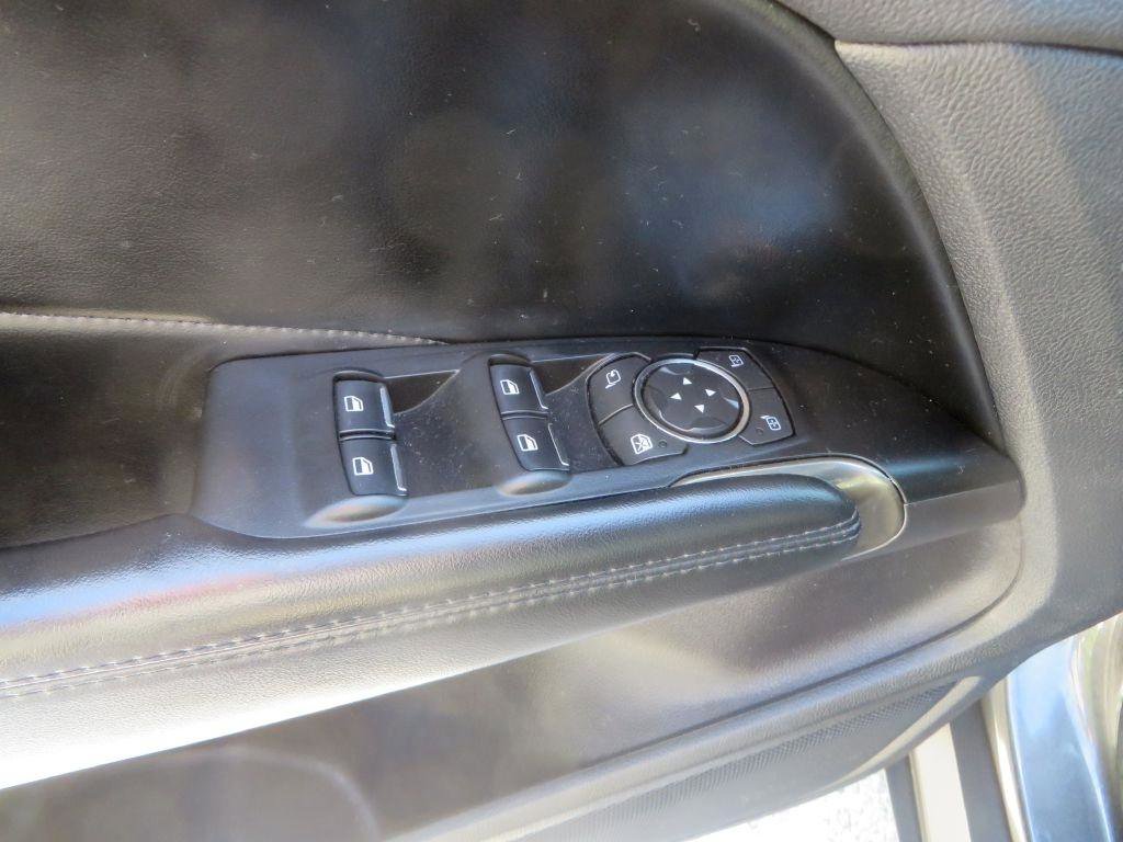 Used 2019 Lincoln MKC Select w/ Select Plus Package FWD image 12