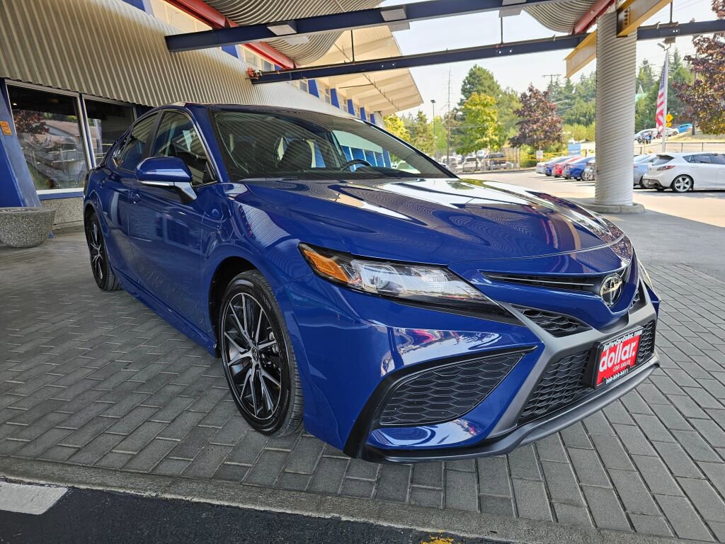 Used 2024 Toyota Camry SE w/ Cold Weather Package image 3