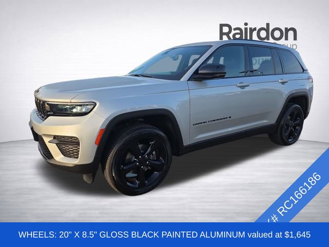 Used 2024 Jeep Grand Cherokee Altitude AWD/4WD image 3