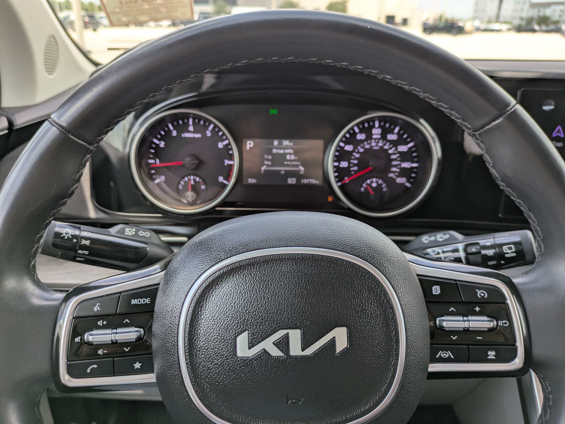 Certified 2024 Kia Carnival EX FWD image 35
