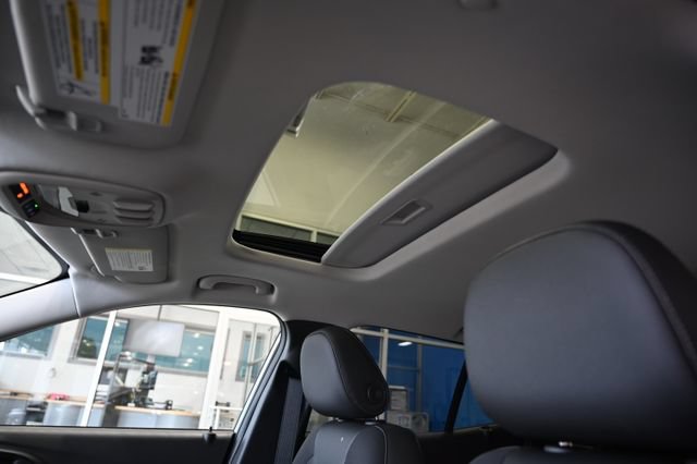 New 2026 Chevrolet Trax LT w/ Sunroof Package FWD image 19