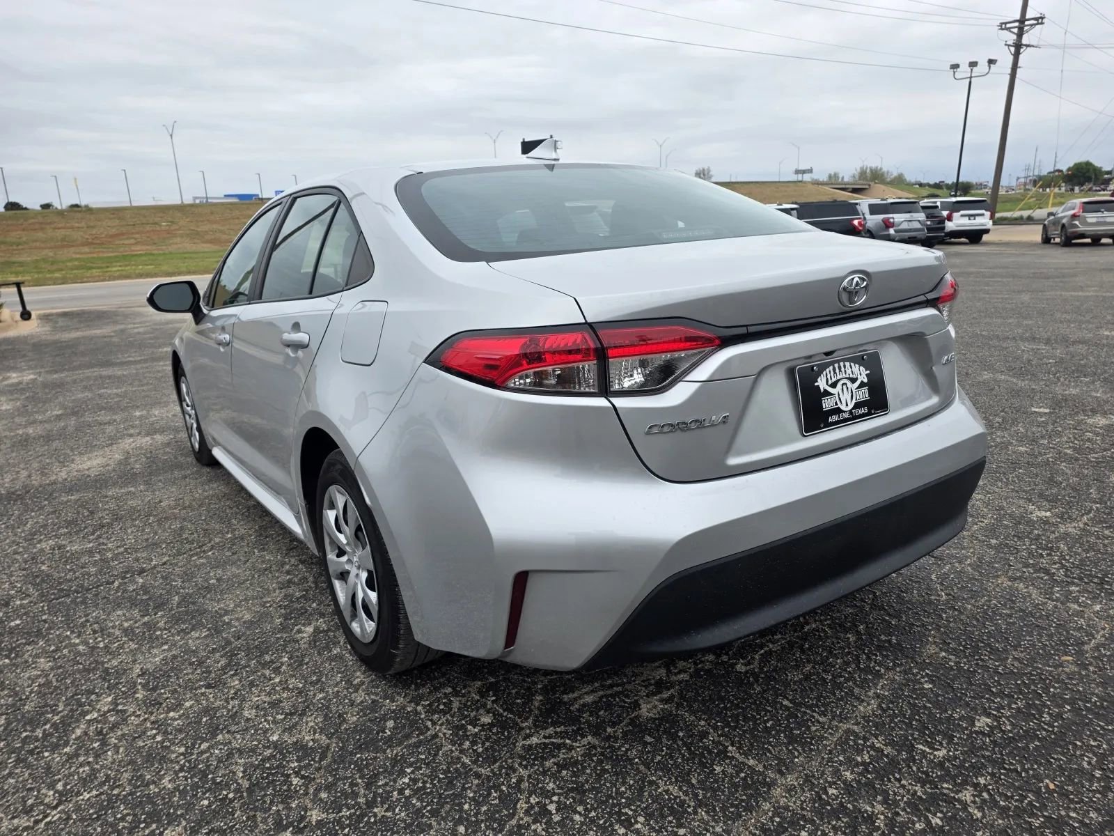Used 2023 Toyota Corolla LE image 5