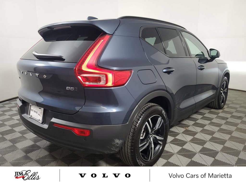 Used 2026 Volvo XC40 B5 Core w/ Climate Package image 7