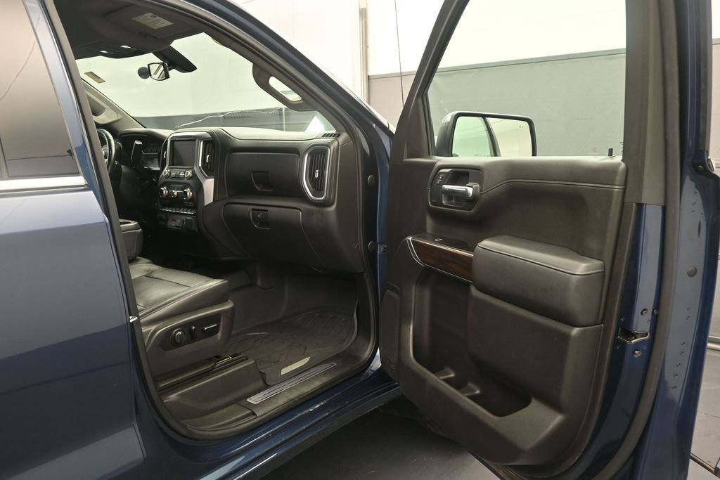 Used 2020 GMC Sierra 1500 SLT w/ Driver Alert Package I AWD/4WD image 17
