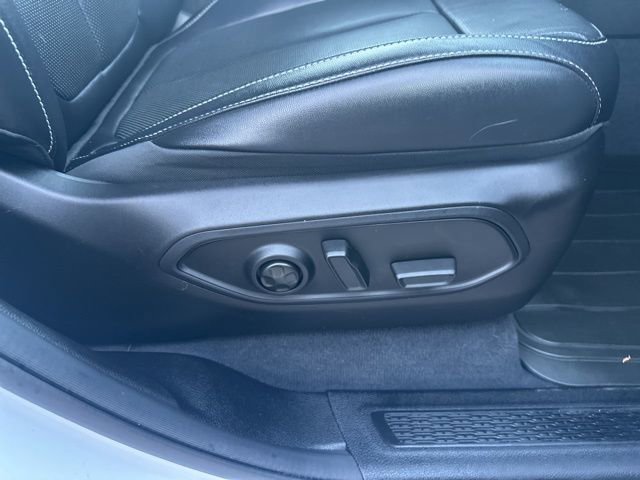 Used 2023 Jeep Grand Cherokee L Limited w/ Luxury Tech Group II image 24