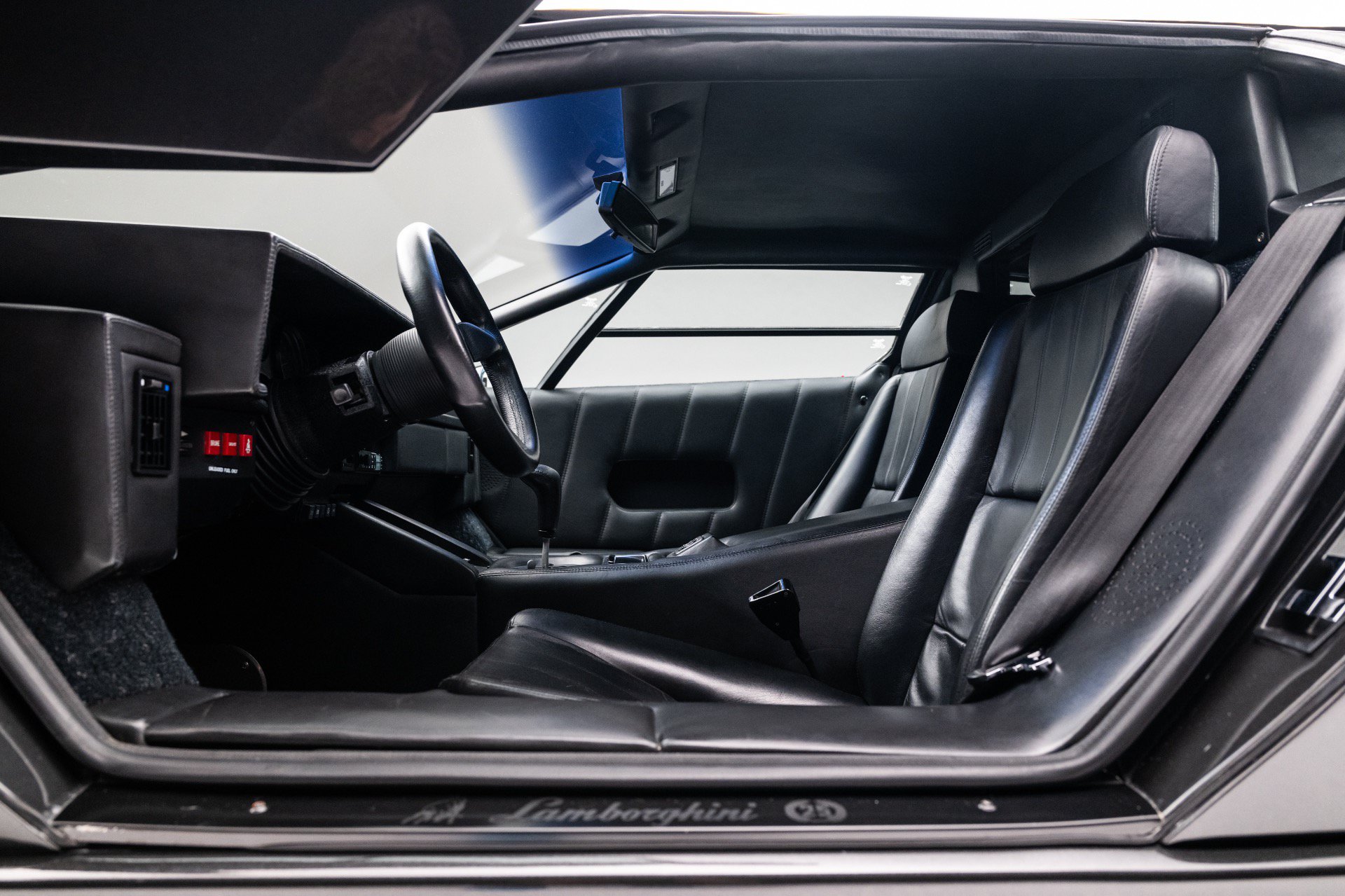Used 1989 Lamborghini Countach Coupe RWD image 26