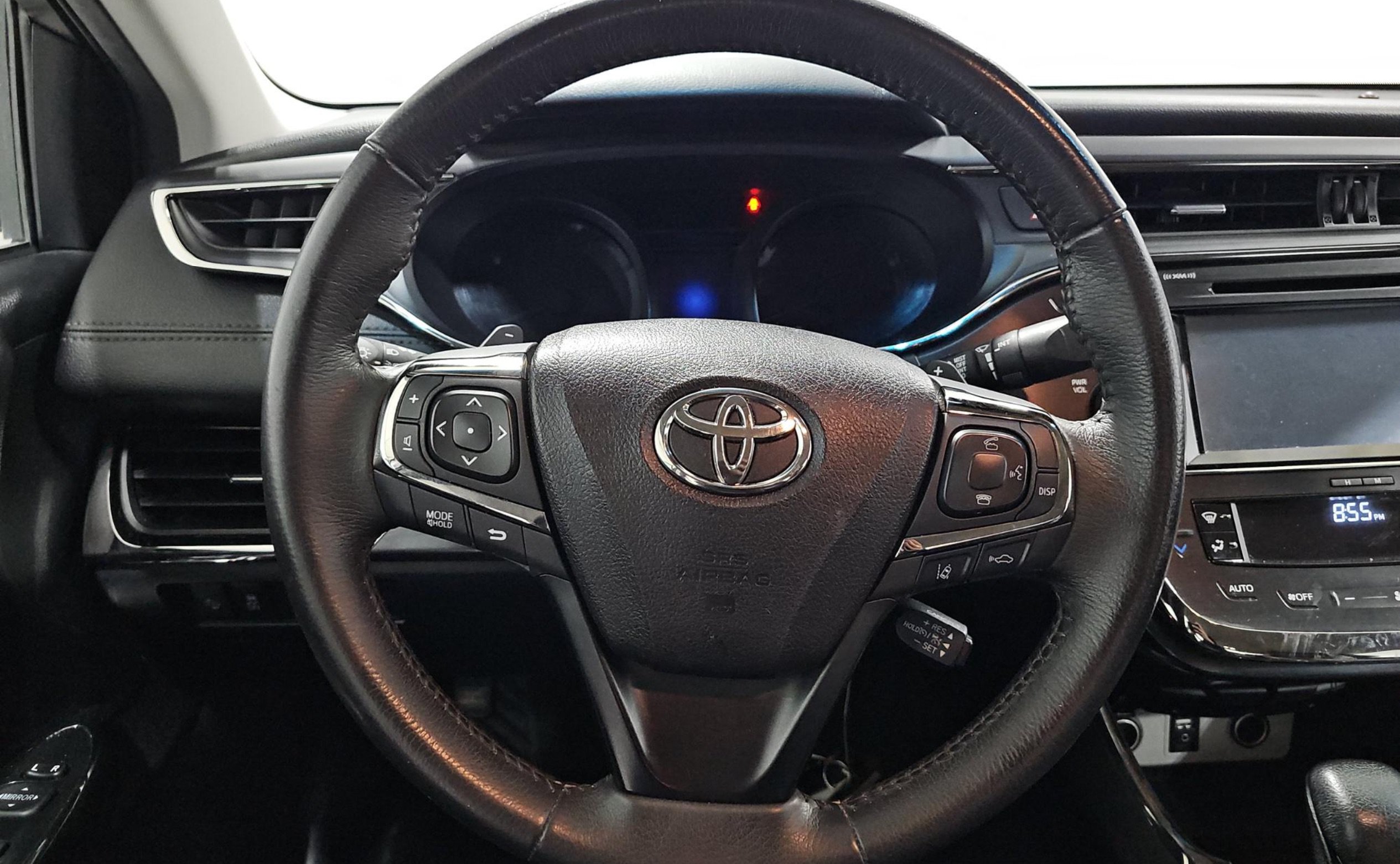 Used 2018 Toyota Avalon XLE FWD image 6