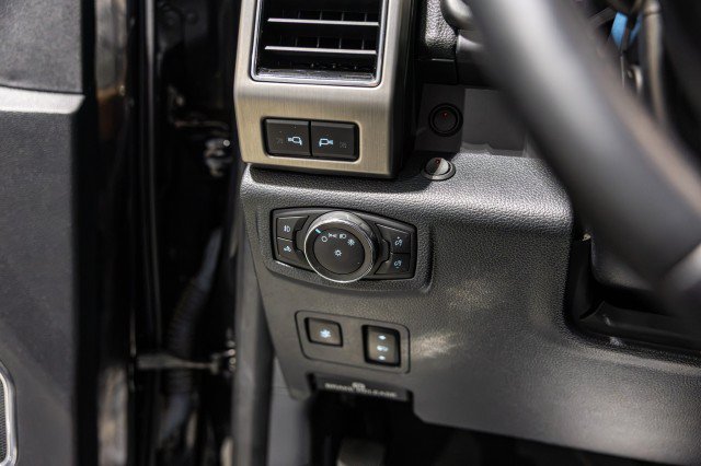 Used 2022 Ford F250 Platinum w/ FX4 Off-Road Package AWD/4WD image 46