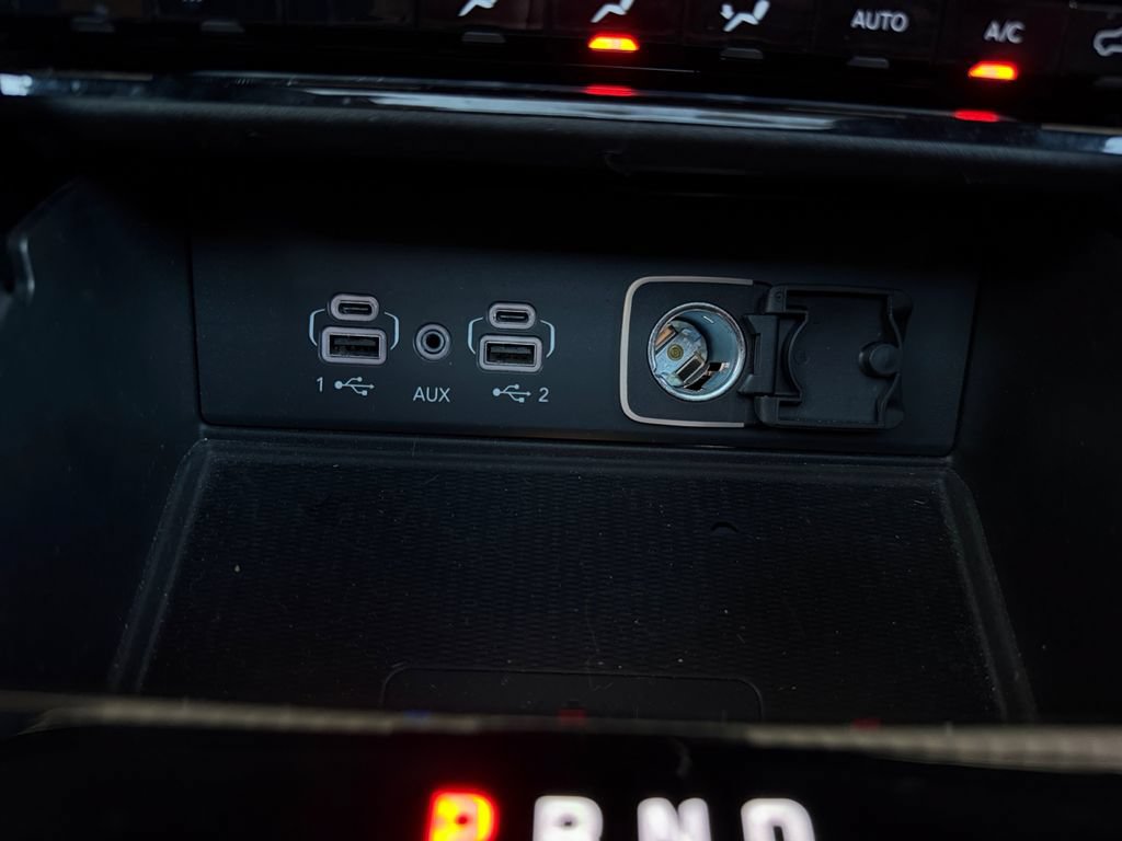 Used 2022 Jeep Grand Cherokee Summit w/ Advanced Protech Group IV AWD/4WD image 21