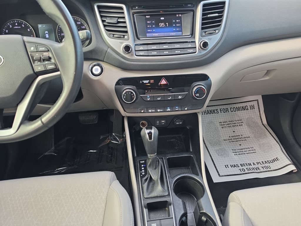 Used 2017 Hyundai Tucson Sport FWD image 11