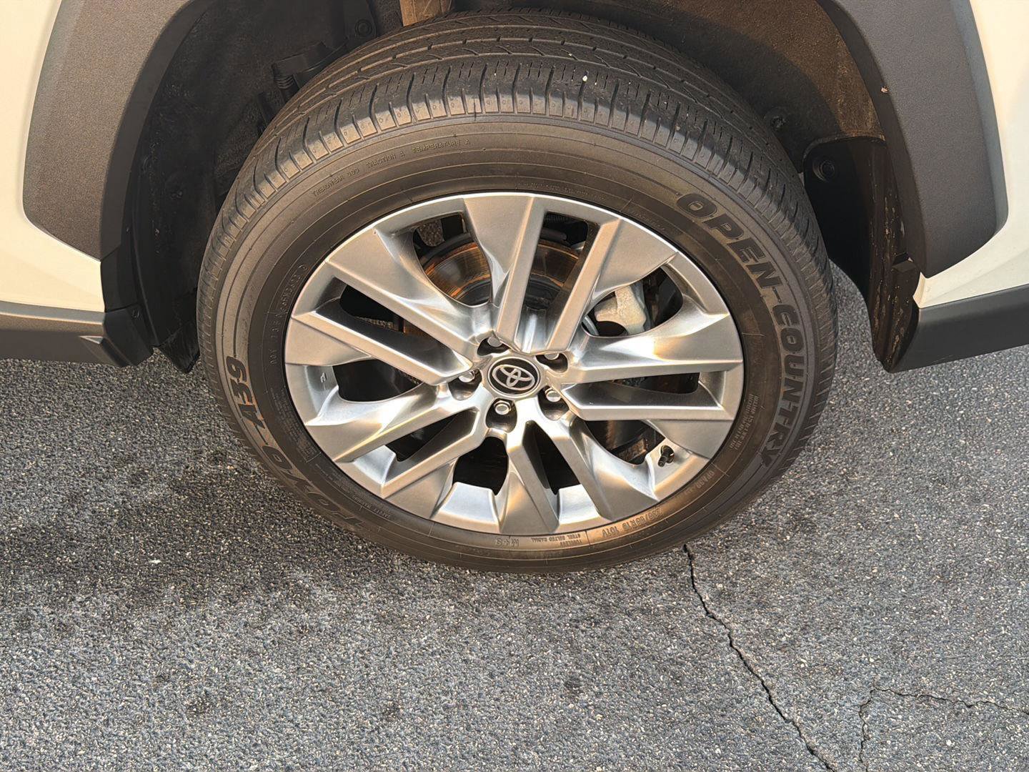 Certified 2024 Toyota RAV4 XLE Premium AWD/4WD image 38