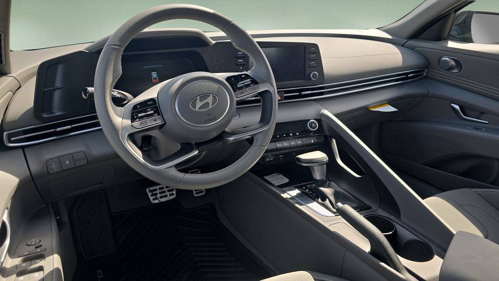 Certified 2026 Hyundai Elantra Sport FWD image 11