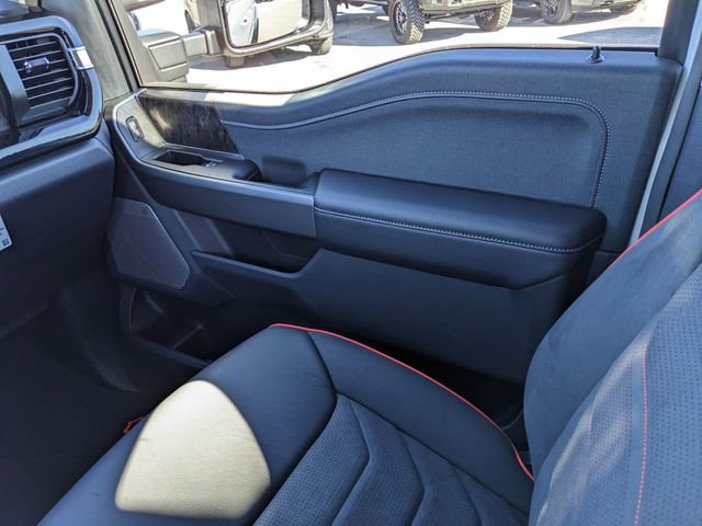 New 2026 Ford F250 Lariat w/ Black Appearance Package image 17