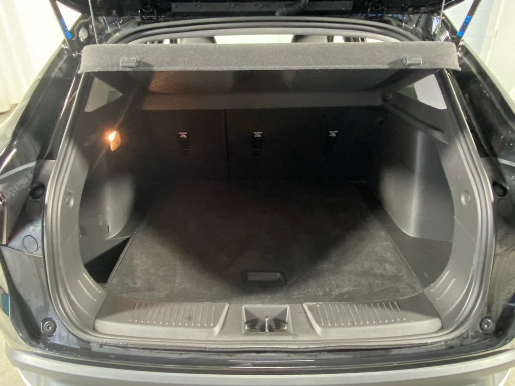 Used 2024 Chevrolet Trax LT FWD image 27