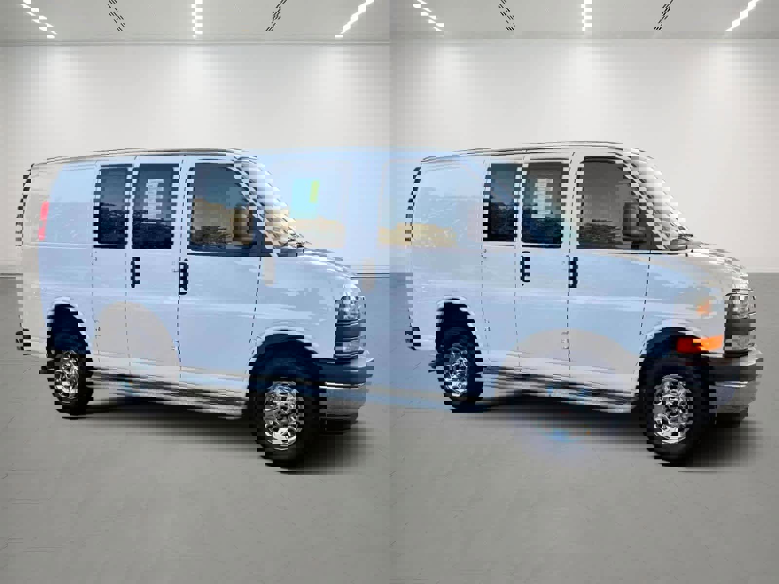 Used 2023 GMC Savana 2500 image 6