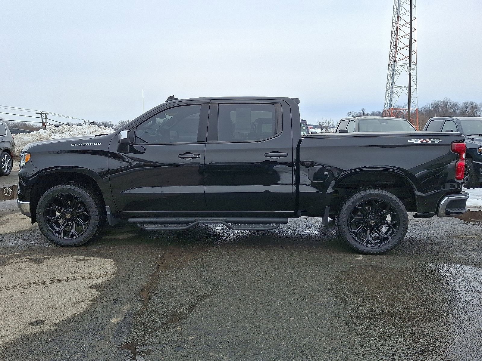 Used 2022 Chevrolet Silverado 1500 LT image 4