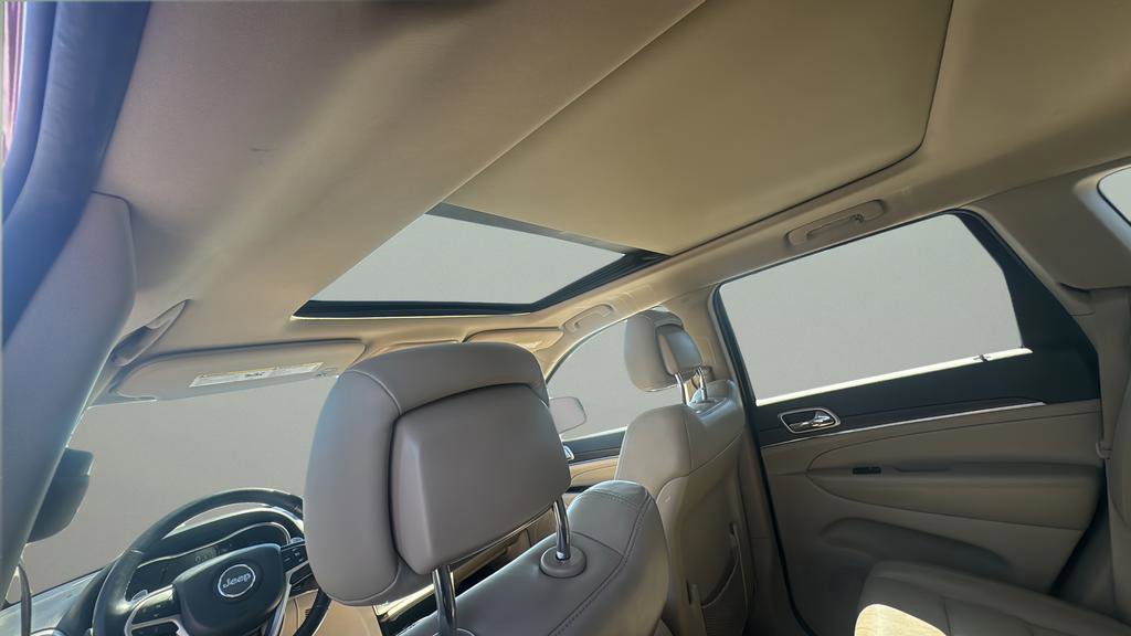 Used 2015 Jeep Grand Cherokee Limited w/ Luxury Group II image 15