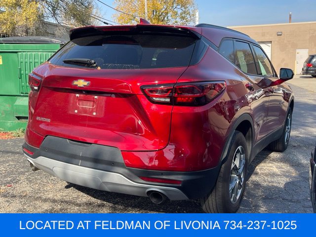 Used 2025 Chevrolet Blazer LT w/ Convenience Package FWD image 3