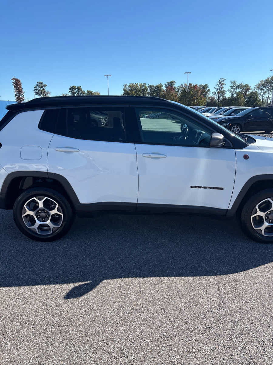 Used 2022 Jeep Compass Trailhawk AWD/4WD image 28