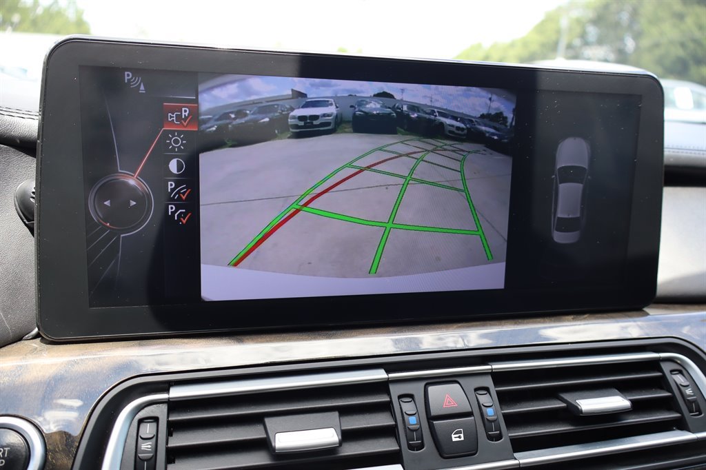 Used 2015 BMW 750i RWD image 25