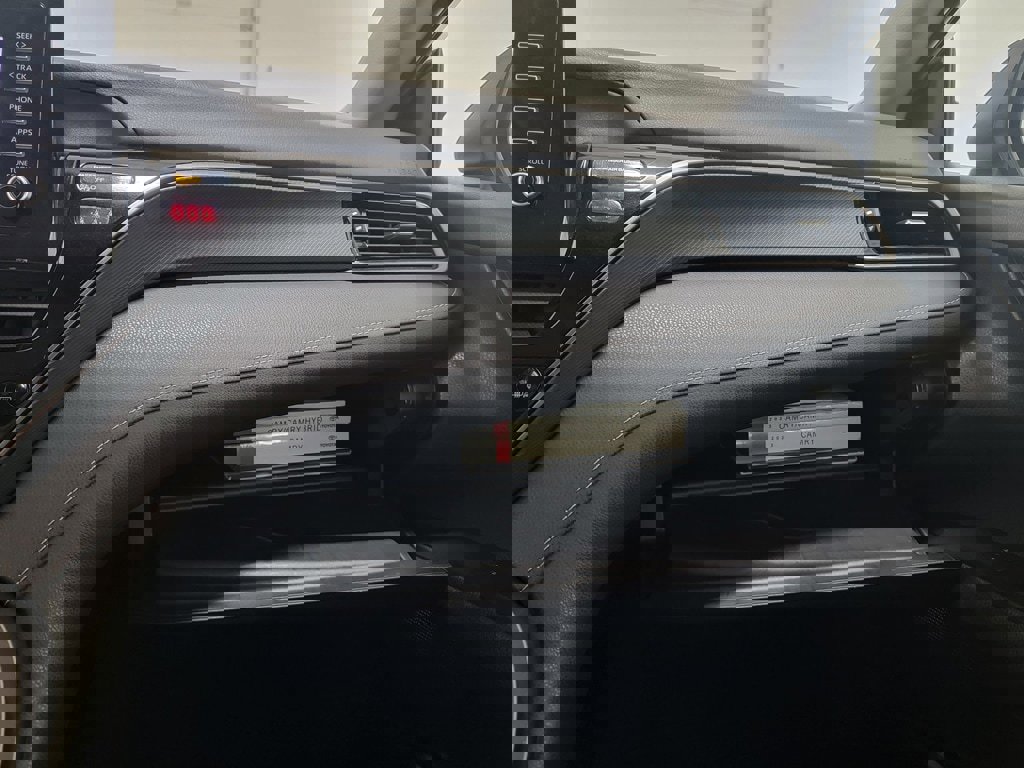 Used 2023 Toyota Camry SE image 13