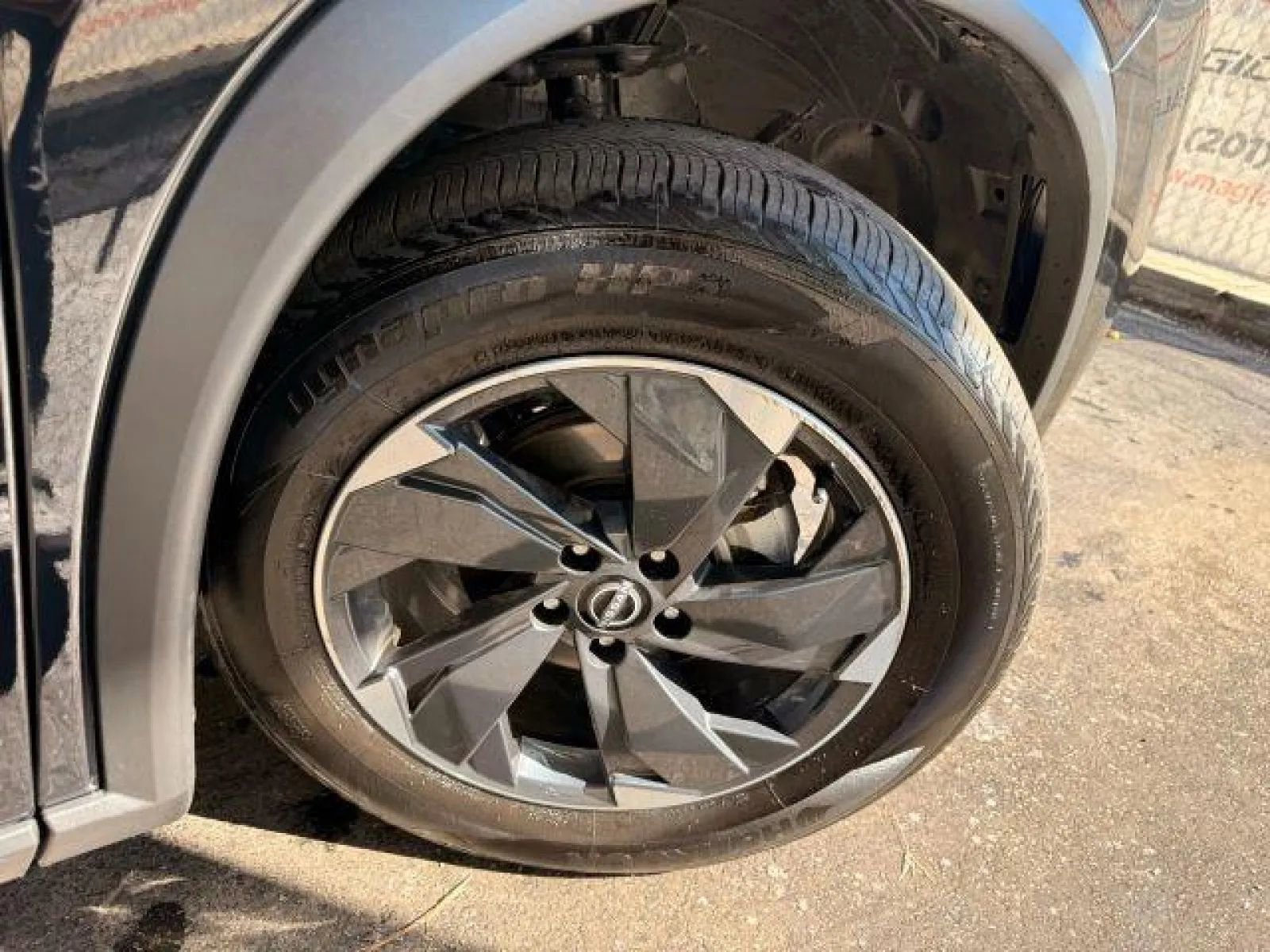 Used 2025 Nissan Rogue SV image 48