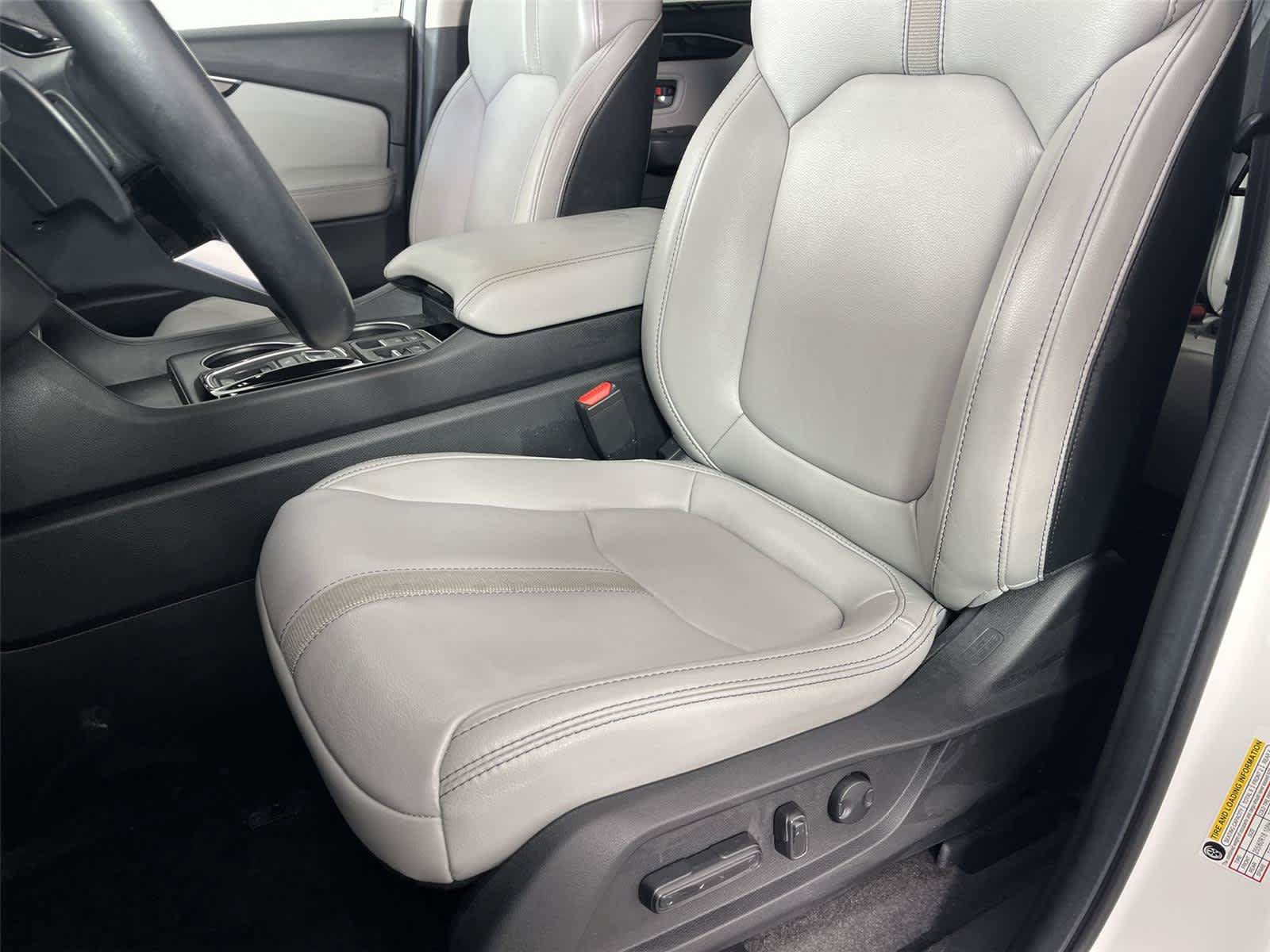 Used 2025 Honda Pilot EX-L image 14