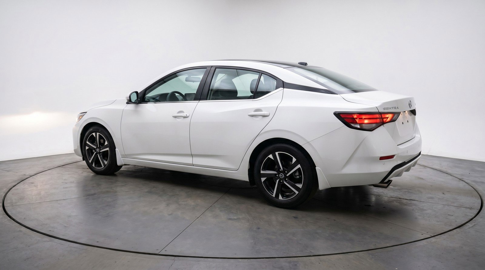 Used 2025 Nissan Sentra SV FWD image 6