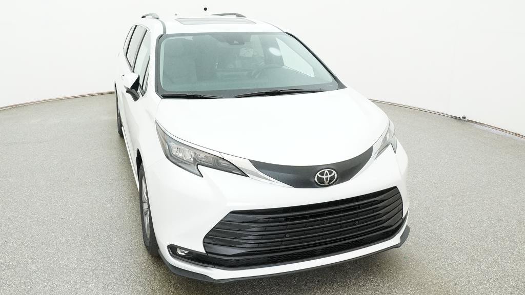 New 2026 Toyota Sienna XLE FWD image 17