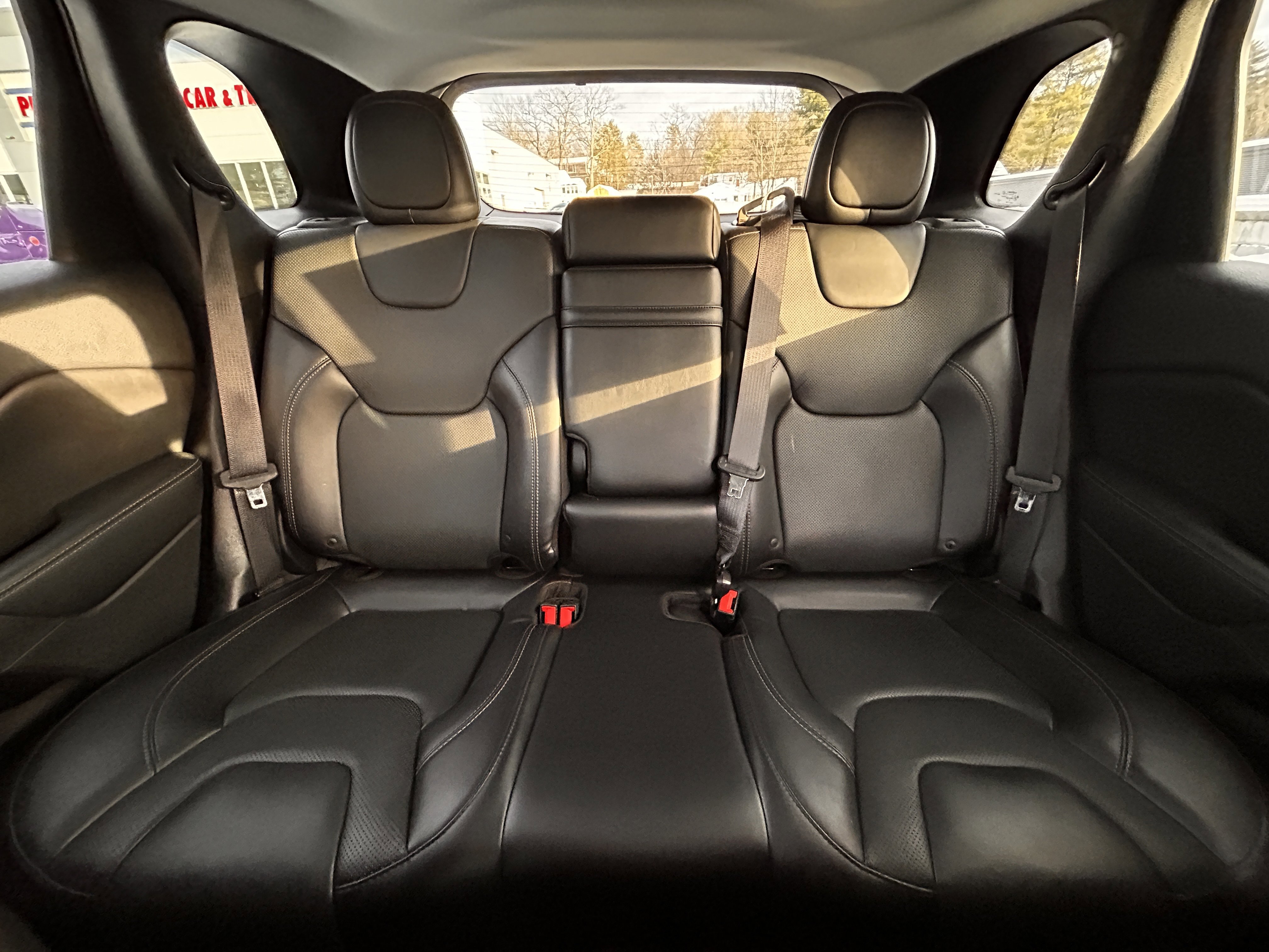 Used 2019 Jeep Cherokee Limited image 35