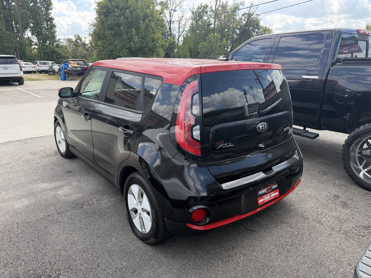 Used 2016 Kia Soul EV + image 2