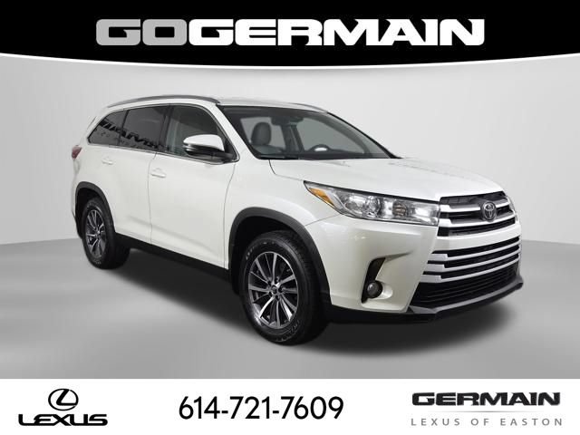 Used 2019 Toyota Highlander XLE AWD/4WD image 3
