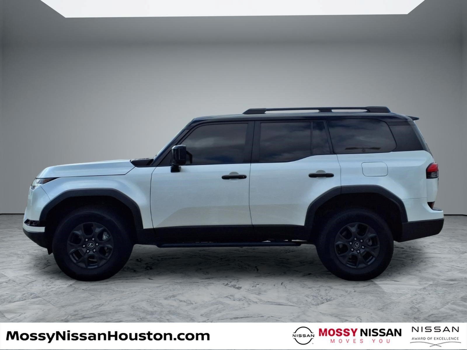 Used 2024 Lexus GX 550 AWD/4WD image 5