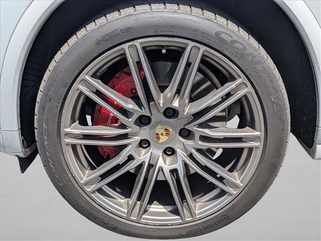 Used 2016 Porsche Cayenne GTS AWD/4WD image 24