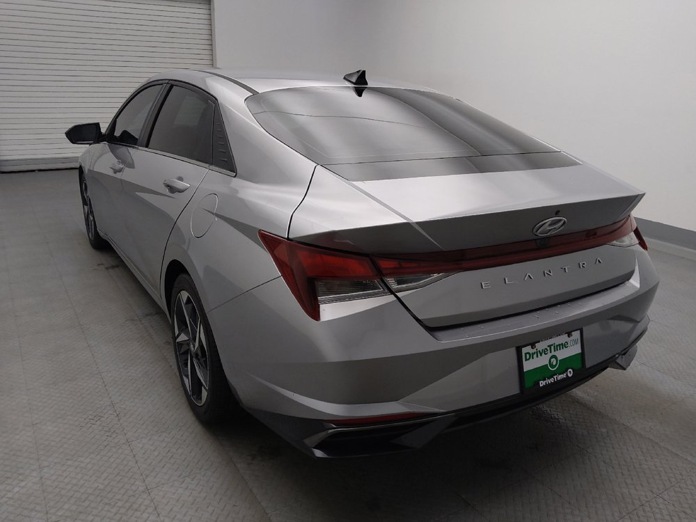Used 2021 Hyundai Elantra SEL w/ Convenience + Premium Package FWD image 5