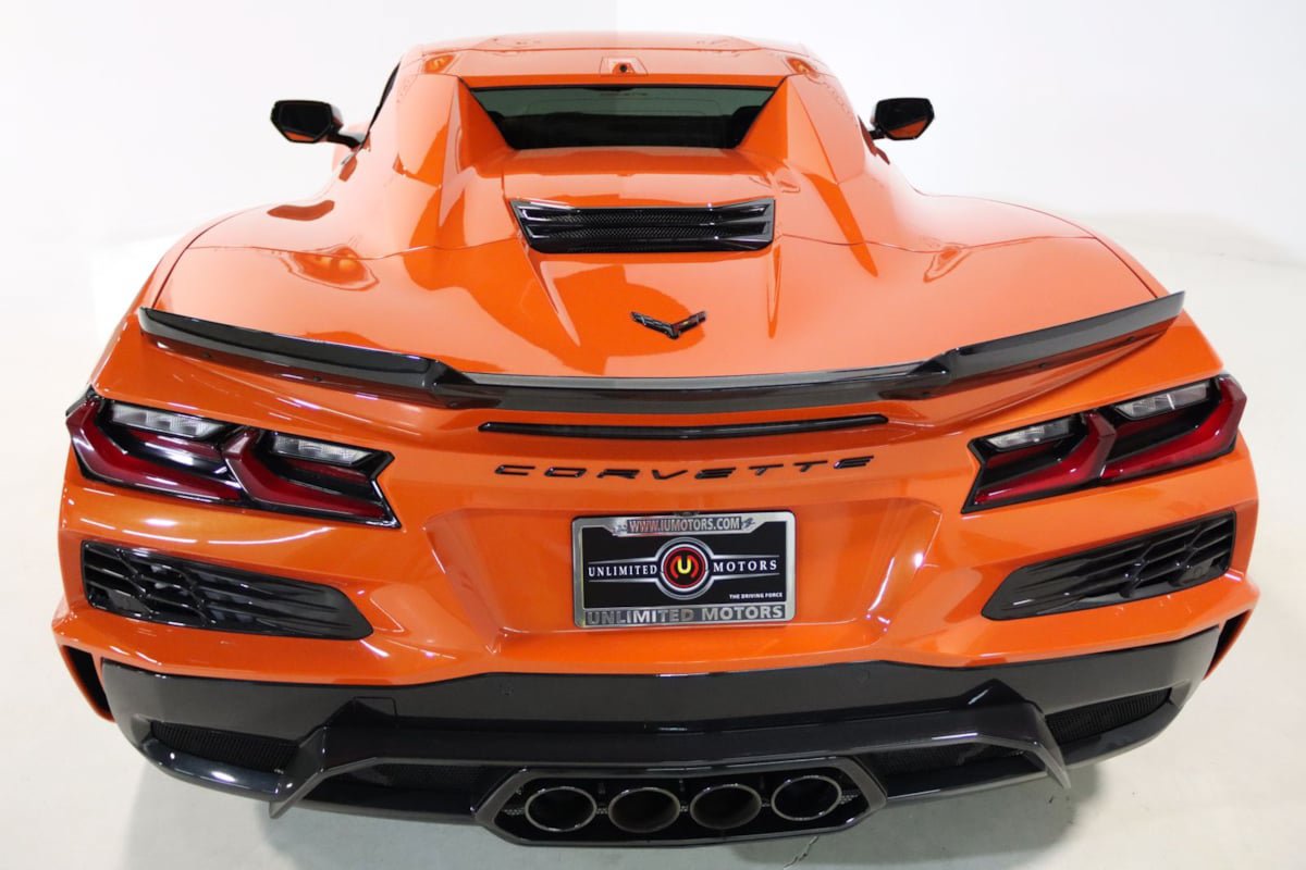 Used 2025 Chevrolet Corvette Z06 RWD image 36