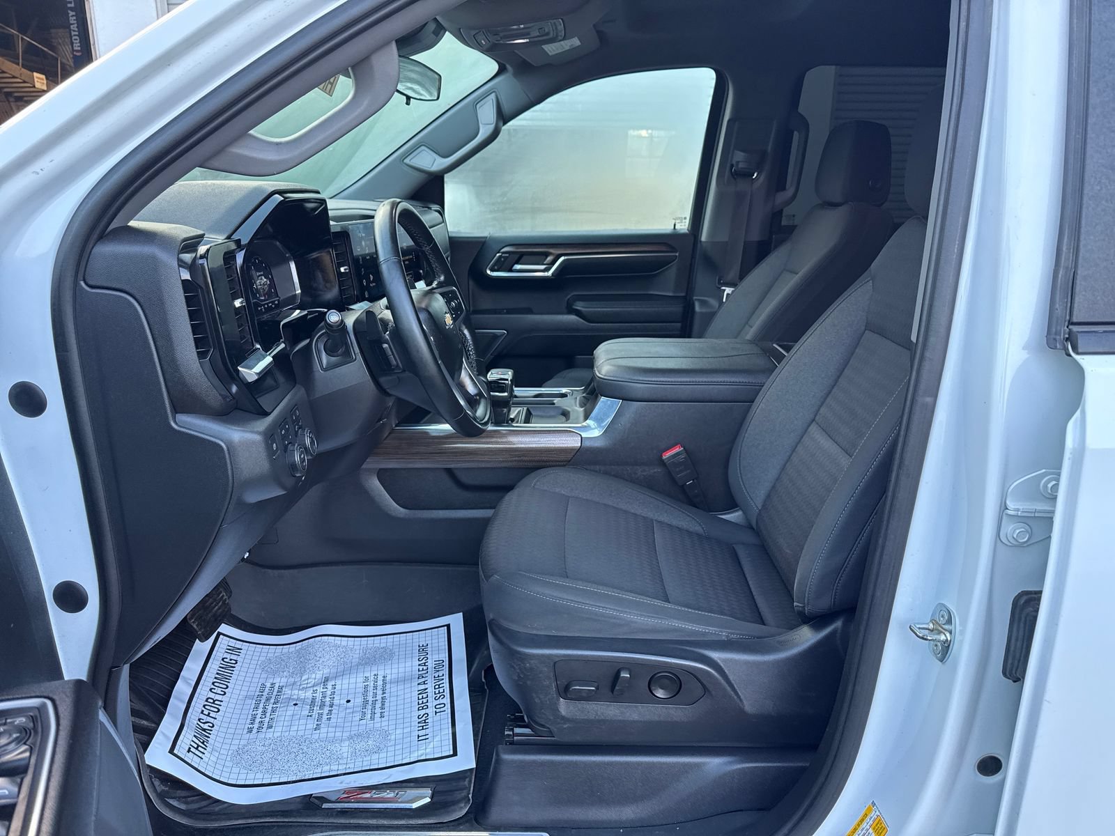 Used 2023 Chevrolet Silverado 1500 LT AWD/4WD image 9