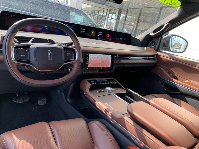 Certified 2025 Lincoln Navigator Reserve image 20