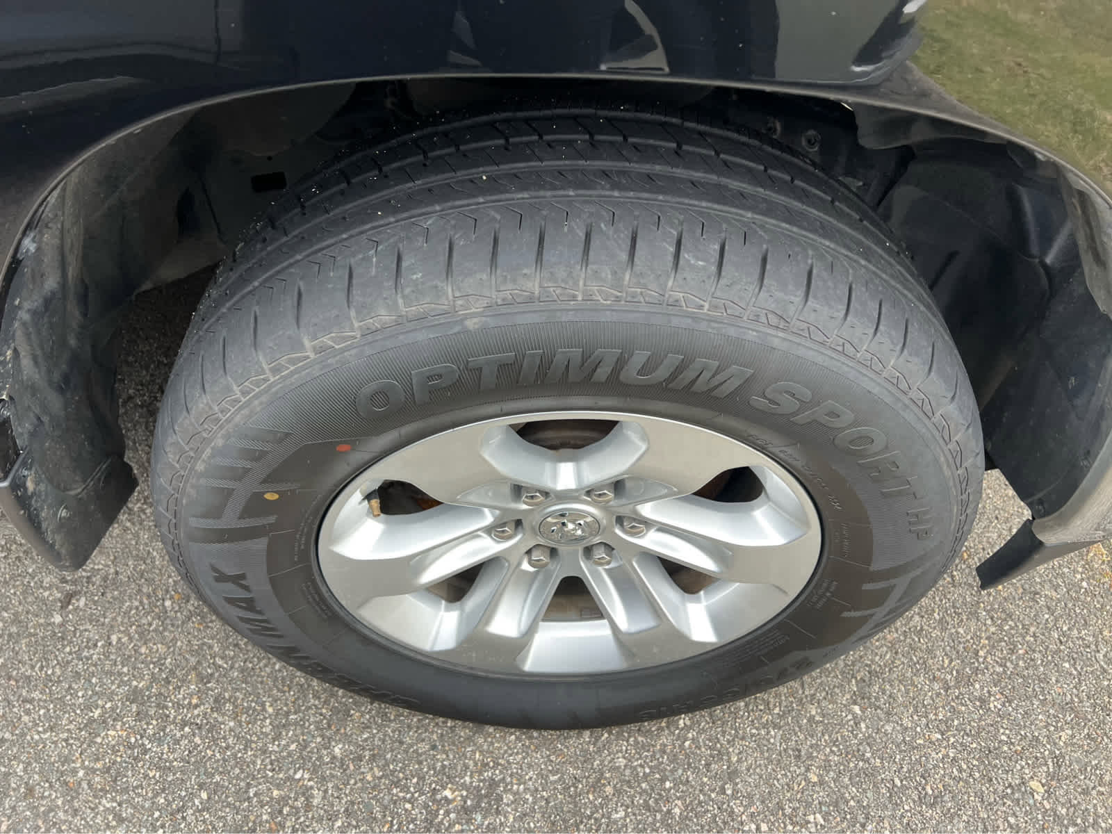 Used 2024 RAM 1500 Laramie image 15