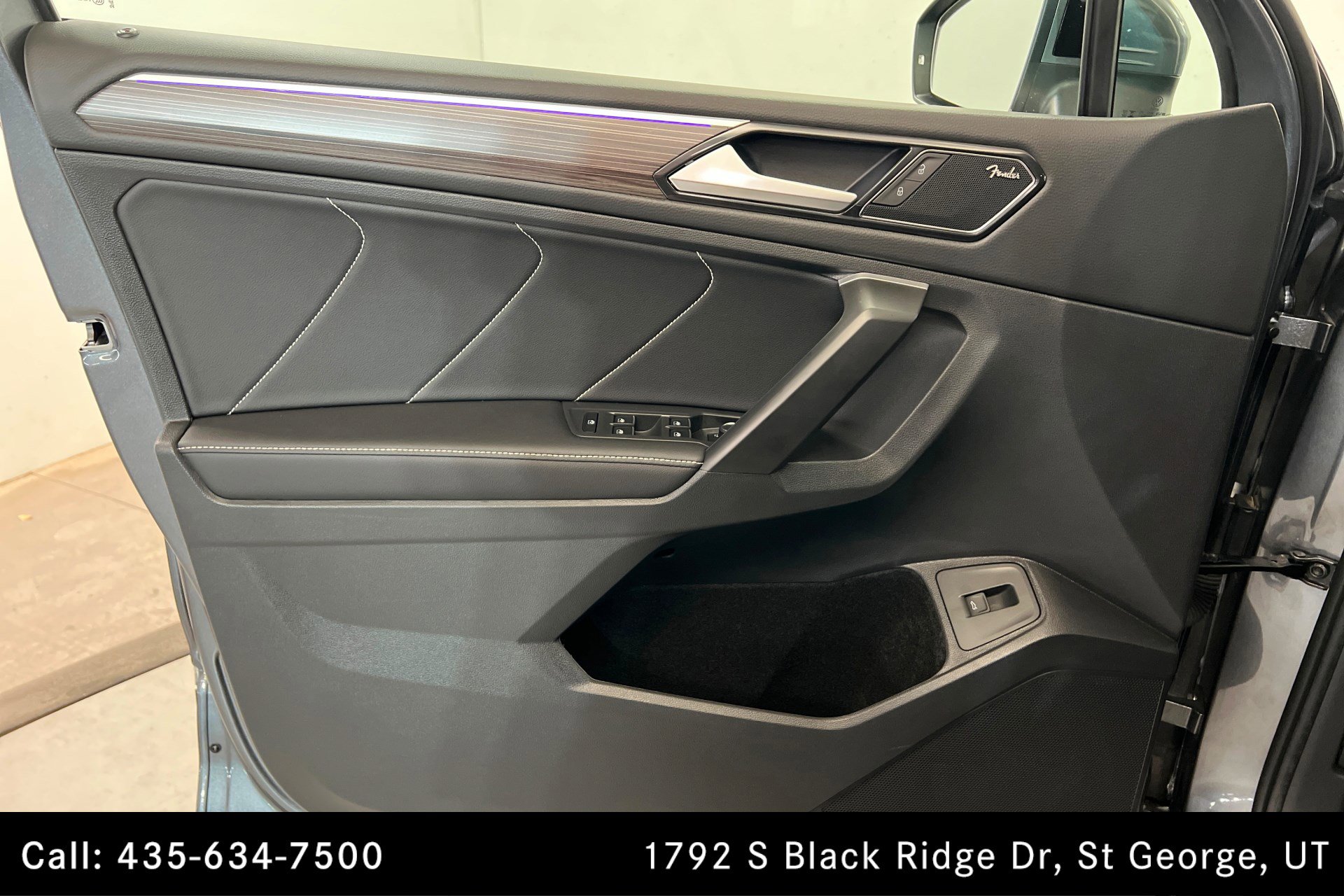 Used 2024 Volkswagen Tiguan SEL R-Line image 14