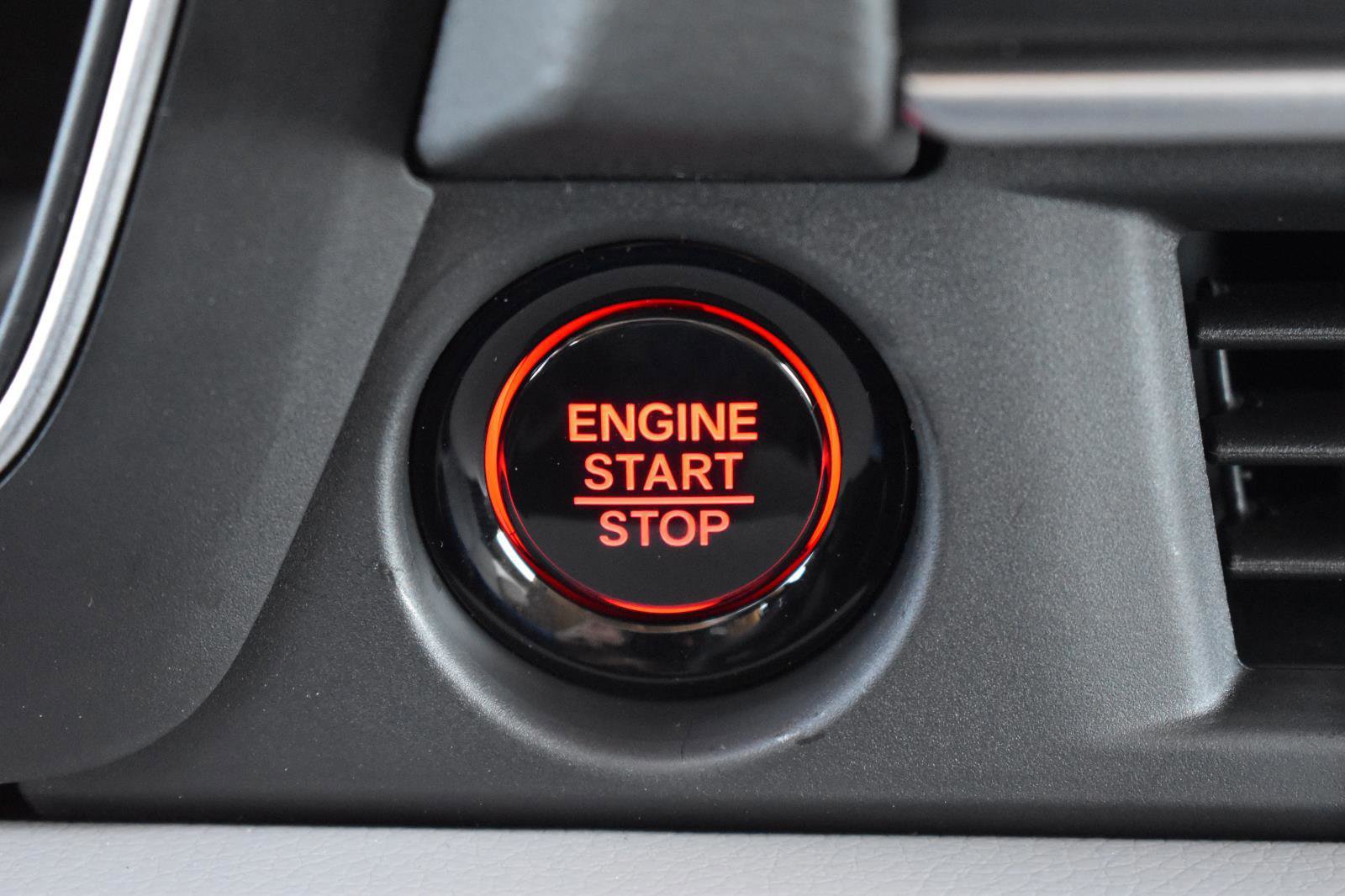 New 2025 Honda Pilot EX-L image 5