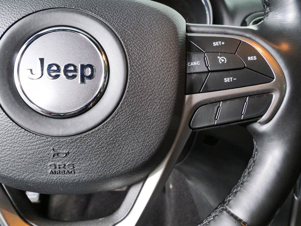 Used 2021 Jeep Grand Cherokee Laredo X RWD image 10