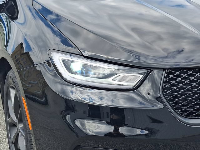 Used 2026 Chrysler Pacifica Limited w/ S Appearance Package FWD image 9