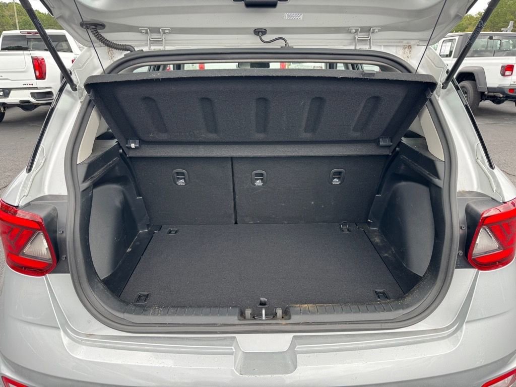 Used 2022 Hyundai Venue SEL w/ Cargo Package image 10