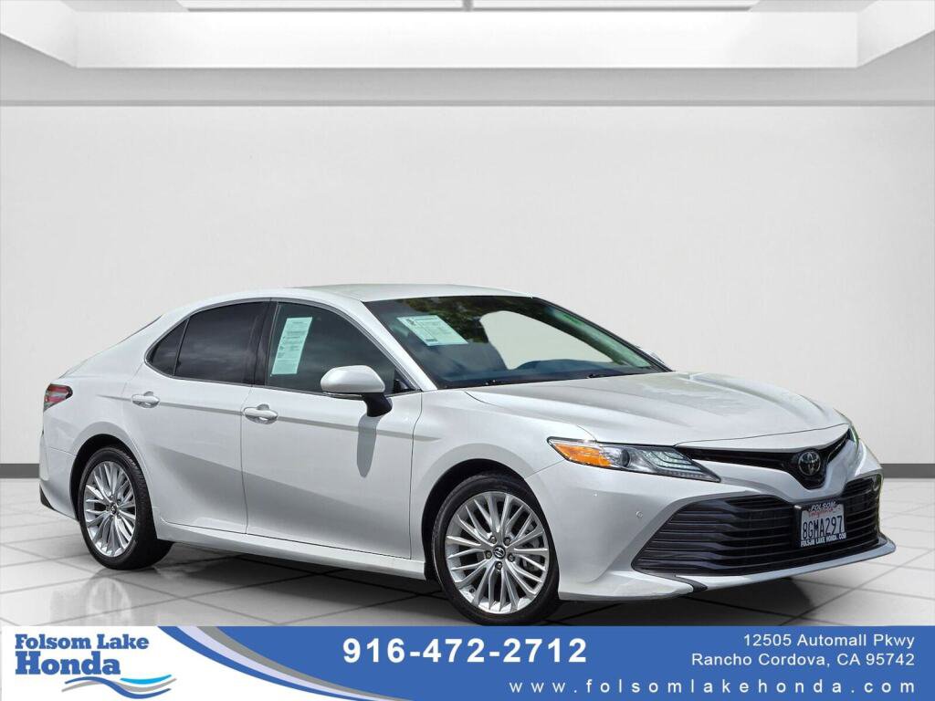 Used 2018 Toyota Camry XLE FWD image 1