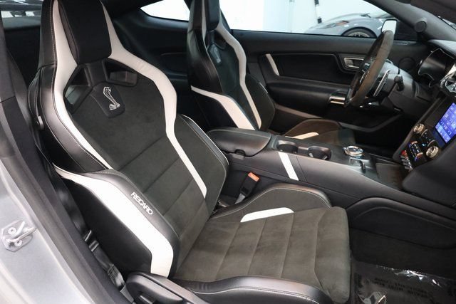 Used 2022 Ford Mustang Shelby GT500 w/ Carbon Fiber Track Pack RWD image 79