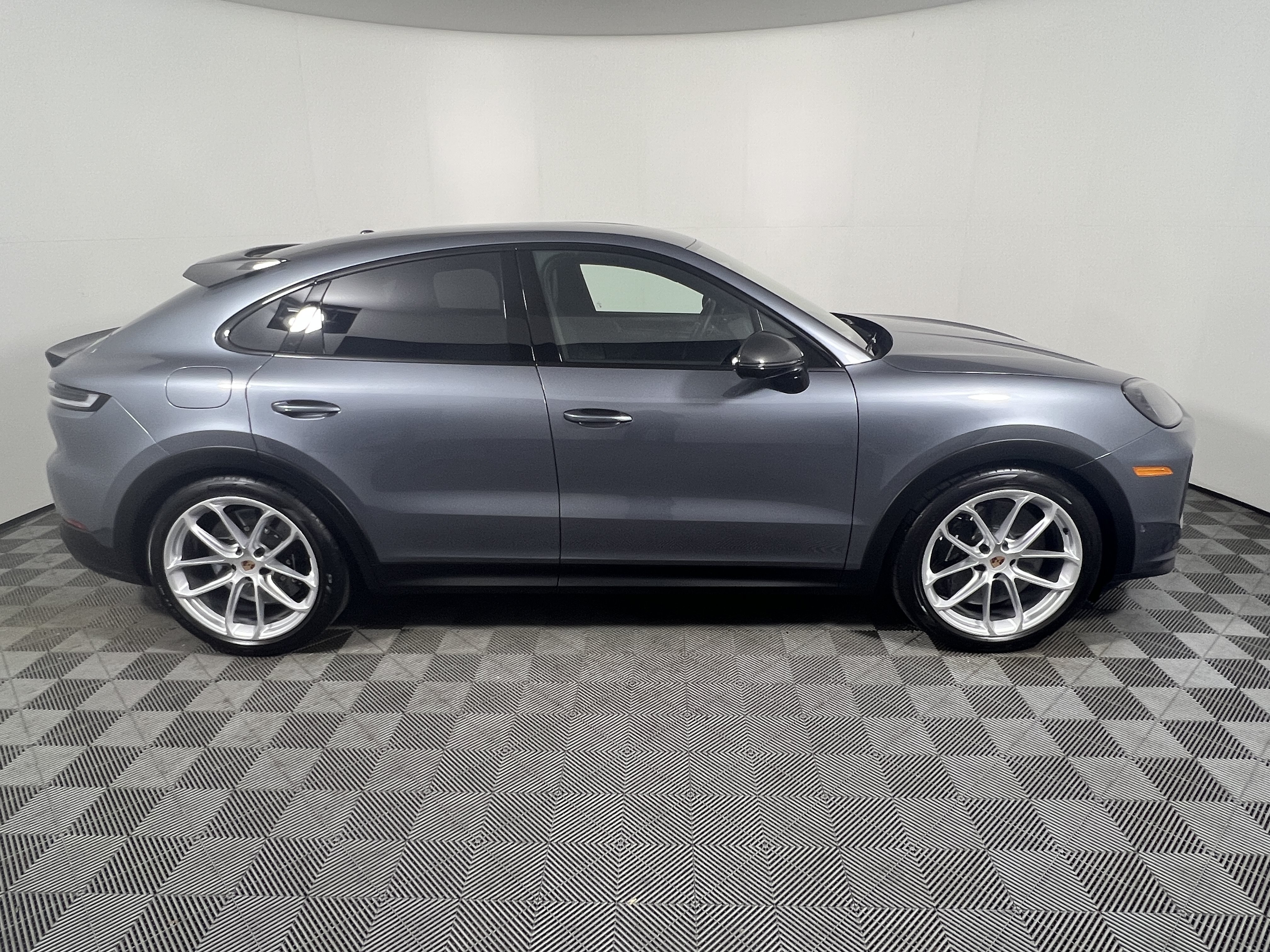 Certified 2026 Porsche Cayenne Turbo GT AWD/4WD image 8