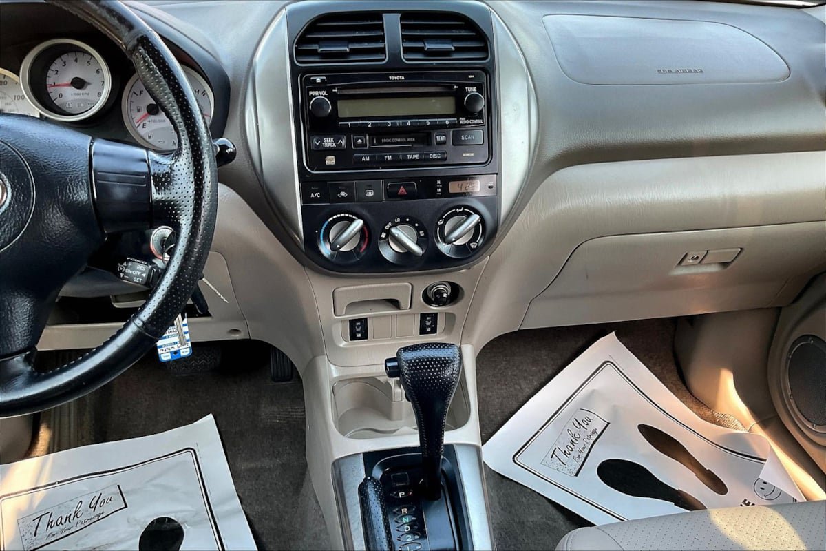 Used 2004 Toyota RAV4 4WD image 15